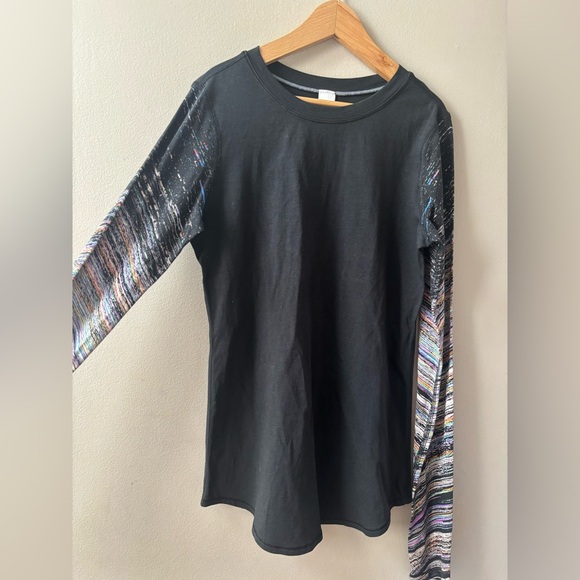 Ivivva Black Long Sleeve T-Shirt with Patterned Sleeves - Picture 2 of 8